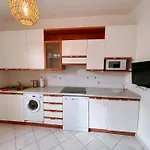 APPARTAMENTO GIALLO - OVER THE RAINBOW APARTAMENTS - LIDO di JESOLO - 4 POSTI LETTO